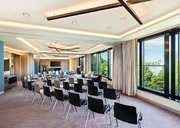 Le Meridien 5*