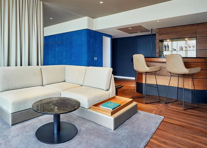 Le Meridien Hotel 5*